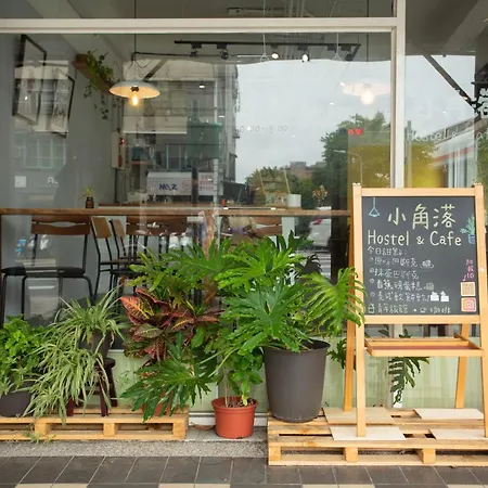 Corner Hostel&Cafe-3